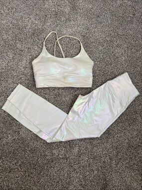 Iridescent White Light n Tight Leggings & Strappy Sports Bra Set - Women